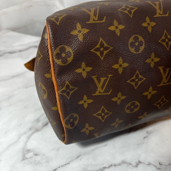 EUC Louis Vuitton Monogram Speedy 25 - Picture 6 of 15